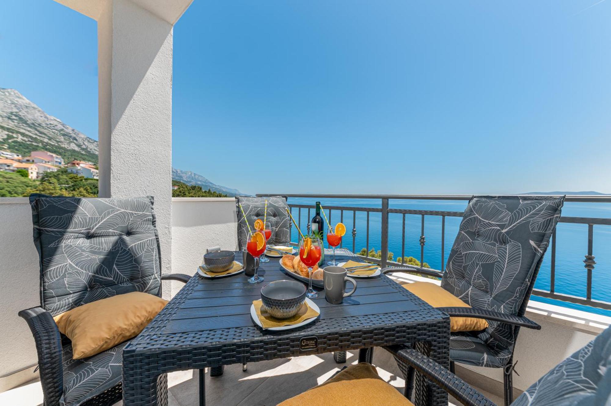 Seaview Apartments Nives Brela Bilik gambar