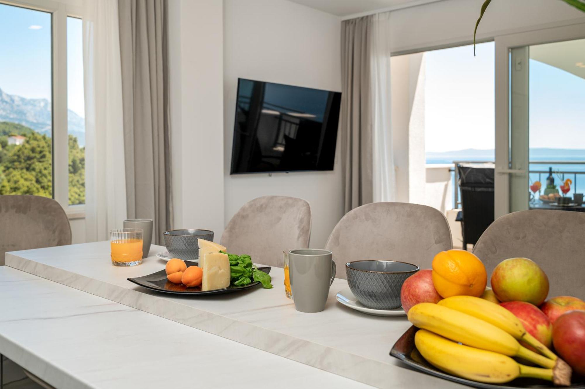 Seaview Apartments Nives Brela Bilik gambar